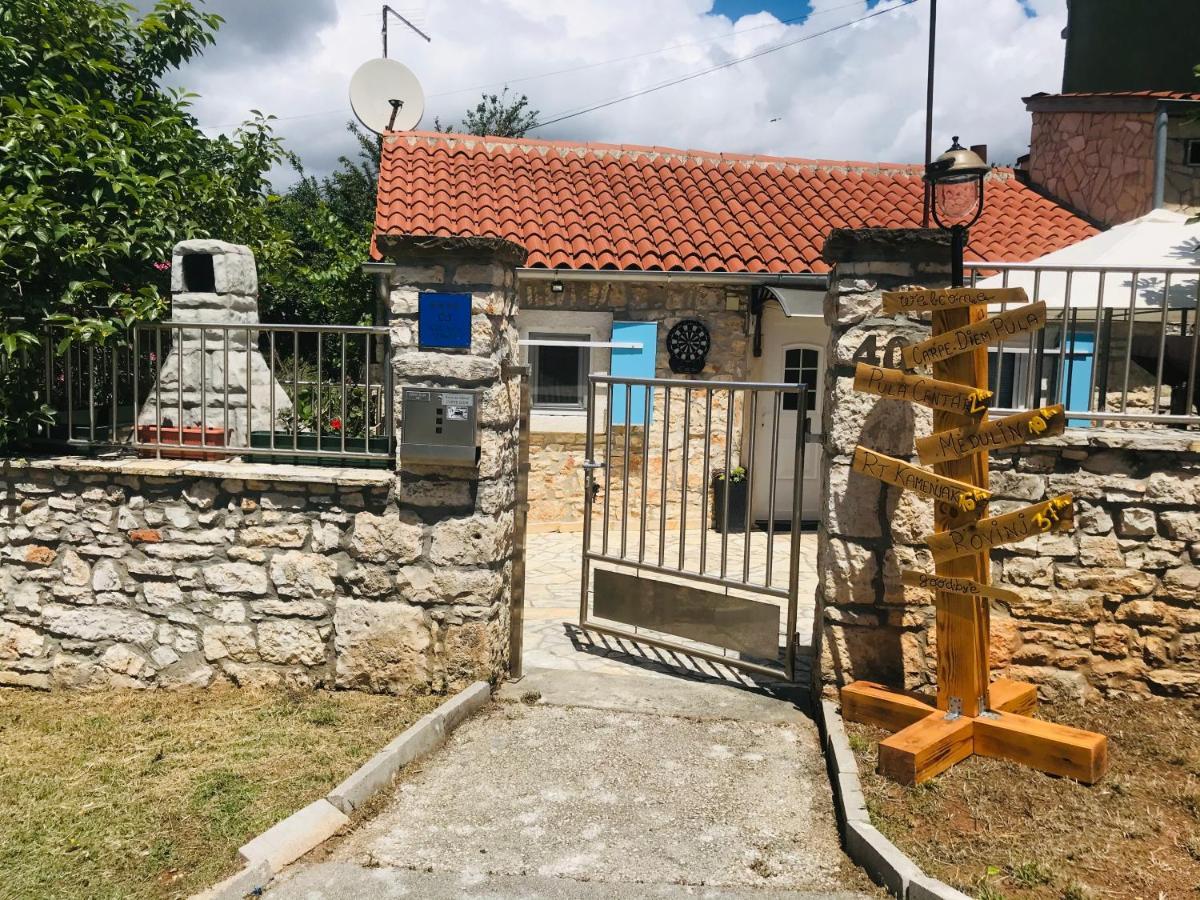 Holiday House Carpe Diem Pula Exterior foto
